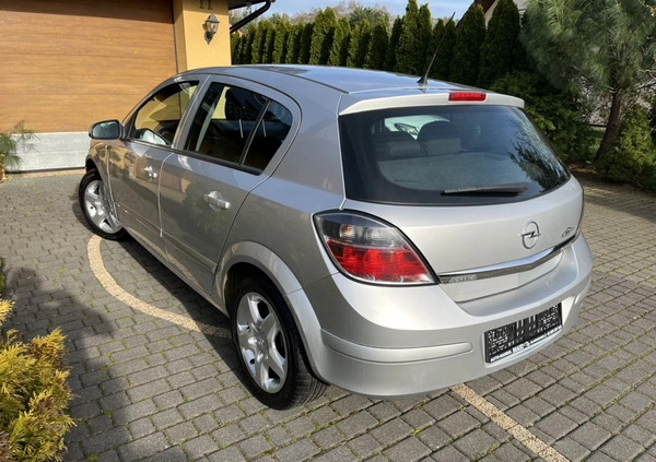 Opel Astra cena 14250 przebieg: 194000, rok produkcji 2007 z Łęczyca małe 379